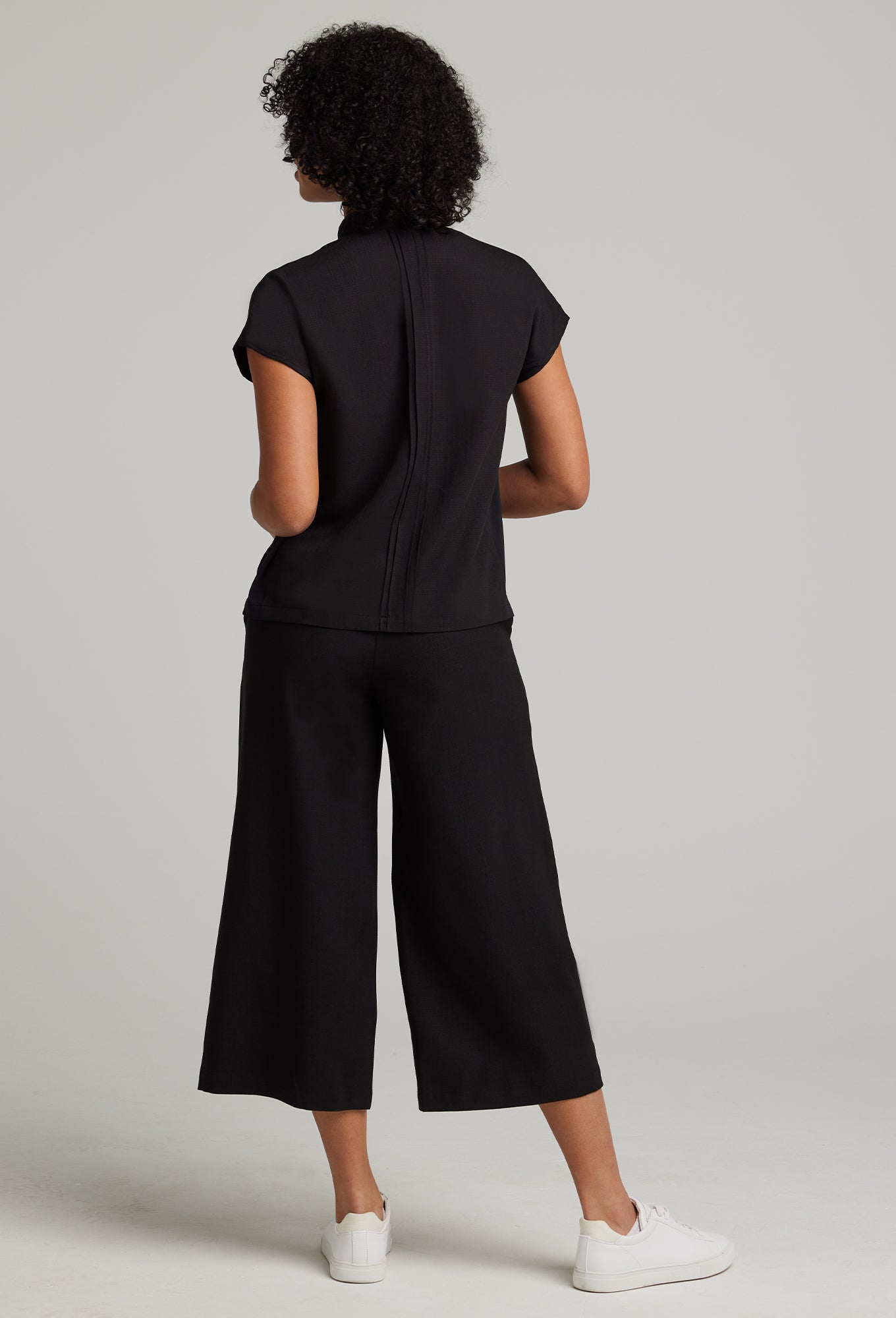 Faux Linen Mila Tunic – Noel Asmar Uniforms