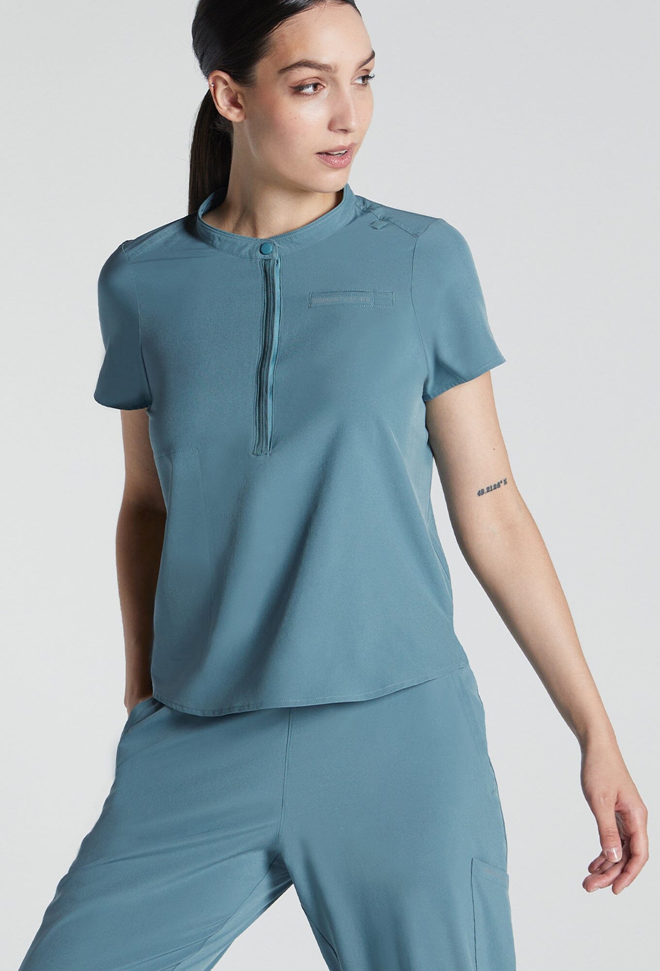 Susie 2 Pocket Scrub Top – Noel Asmar Uniforms